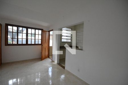 Sala de apartamento para alugar com 1 quarto, 65m² em Penha, Rio de Janeiro