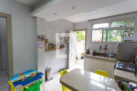 Apartamento à venda com 240m², 4 quartos e 2 vagasCozinha