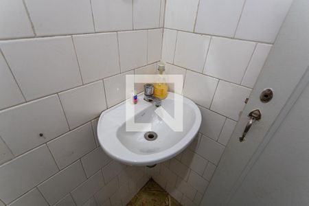 Apartamento à venda com 240m², 4 quartos e 2 vagasPia do Banheiro de Serviço