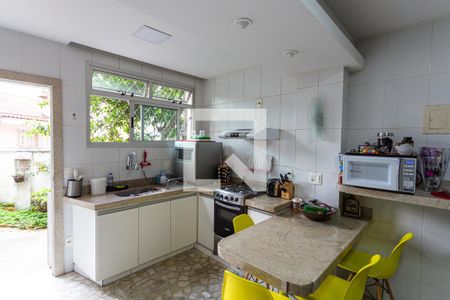 Apartamento à venda com 240m², 4 quartos e 2 vagasCozinha