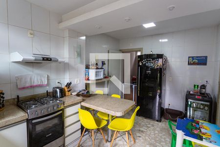 Apartamento à venda com 240m², 4 quartos e 2 vagasCozinha