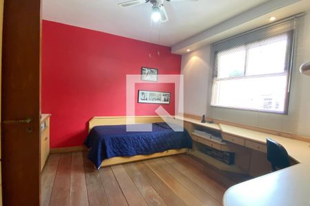 Casa de condomínio à venda com 350m², 3 quartos e 4 vagasSuíte 3