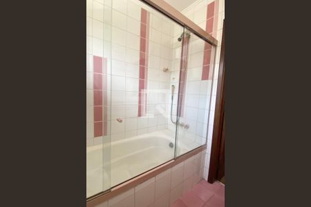 Casa de condomínio à venda com 350m², 3 quartos e 4 vagasBanheiro da Suíte 3