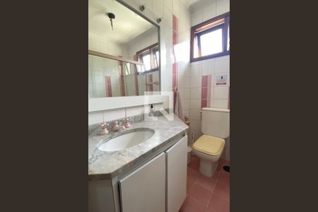 Casa de condomínio à venda com 350m², 3 quartos e 4 vagasBanheiro da Suíte 3