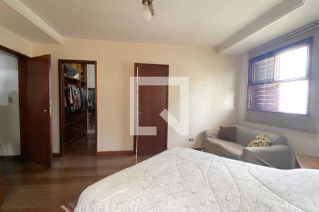 Casa de condomínio à venda com 350m², 3 quartos e 4 vagasSuíte 1