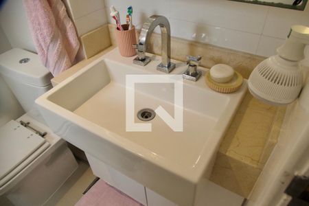Apartamento para alugar com 75m², 3 quartos e 1 vaga Apartamento para alugar com 75m², 3 quartos e 1 vagaSuíte banheiro