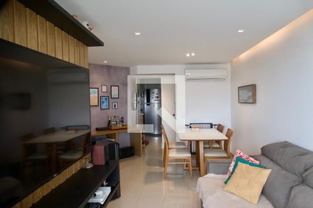 Sala de apartamento para alugar com 3 quartos, 75m² em Barra da Tijuca, Rio de Janeiro