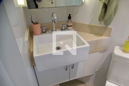 Apartamento para alugar com 75m², 3 quartos e 1 vaga Apartamento para alugar com 75m², 3 quartos e 1 vagaBanheiro social