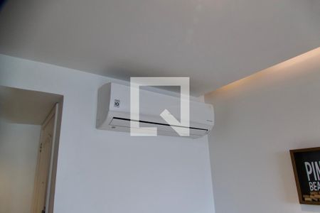 Sala de apartamento para alugar com 3 quartos, 75m² em Barra da Tijuca, Rio de Janeiro