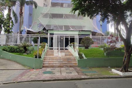 Apartamento para alugar com 75m², 3 quartos e 1 vaga Apartamento para alugar com 75m², 3 quartos e 1 vagaFachada