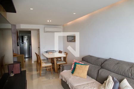 Sala de apartamento para alugar com 3 quartos, 75m² em Barra da Tijuca, Rio de Janeiro
