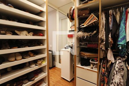 Apartamento à venda com 328m², 3 quartos e 3 vagasCloset da suíte 3