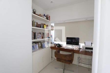 Apartamento à venda com 328m², 3 quartos e 3 vagasEscritório