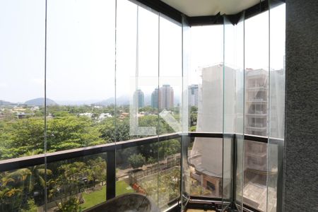 Apartamento à venda com 328m², 3 quartos e 3 vagasVaranda do quarto 2