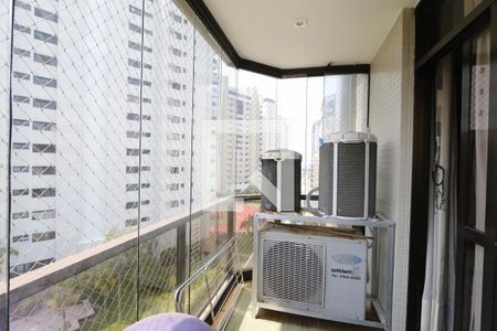 Apartamento à venda com 328m², 3 quartos e 3 vagasVaranda da suíte