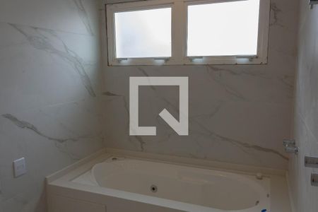 Casa à venda com 276m², 4 quartos e 4 vagasBanheiro da Suíte 1