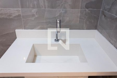 Casa à venda com 276m², 4 quartos e 4 vagasBanheiro da Suíte 2