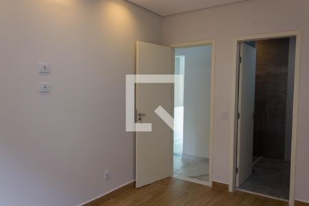 Casa à venda com 276m², 4 quartos e 4 vagasSuíte 2