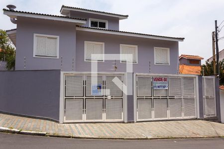 Casa à venda com 276m², 4 quartos e 4 vagasFachada