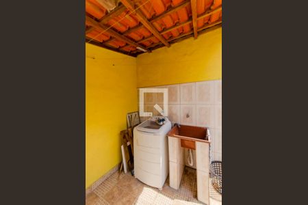 Casa à venda com 225m², 2 quartos e 2 vagas Casa à venda com 225m², 2 quartos e 2 vagasÁrea de Serviço