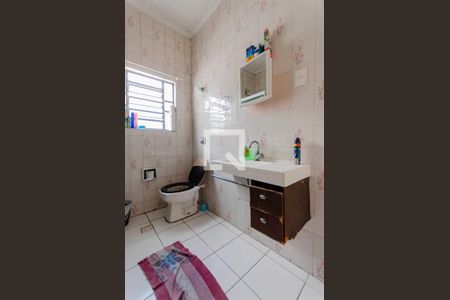 Casa à venda com 225m², 2 quartos e 2 vagas Casa à venda com 225m², 2 quartos e 2 vagasBanheiro