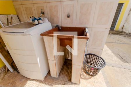 Casa à venda com 225m², 2 quartos e 2 vagas Casa à venda com 225m², 2 quartos e 2 vagasÁrea de Serviço