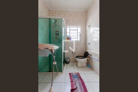 Casa à venda com 225m², 2 quartos e 2 vagas Casa à venda com 225m², 2 quartos e 2 vagasBanheiro