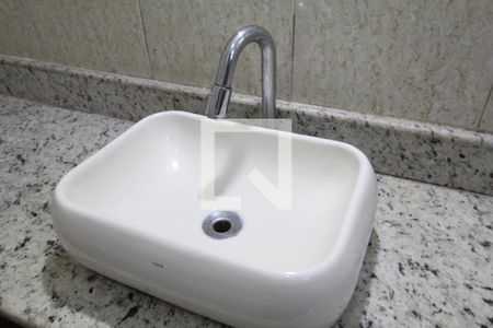 Casa à venda com 600m², 4 quartos e 5 vagasQuarto 2 - Suíte Banheiro