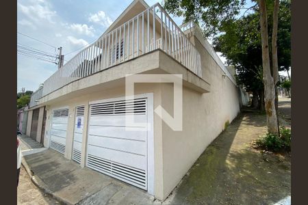 Casa à venda com 87m², 3 quartos e 2 vagasFachada