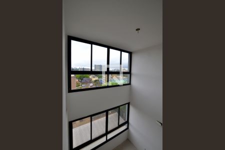 Sala com pé Direito Duplo de apartamento à venda com 1 quarto, 64m² em Vila João Pessoa, Porto Alegre