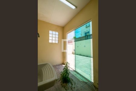 Casa à venda com 190m², 3 quartos e 2 vagas Casa à venda com 190m², 3 quartos e 2 vagasÁrea de Serviço