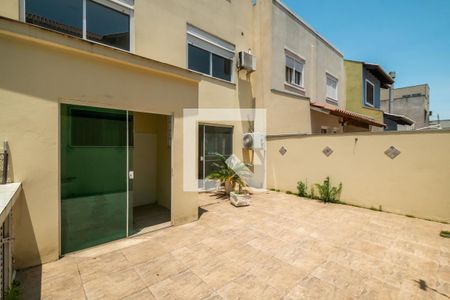 Casa à venda com 190m², 3 quartos e 2 vagas Casa à venda com 190m², 3 quartos e 2 vagasQuintal