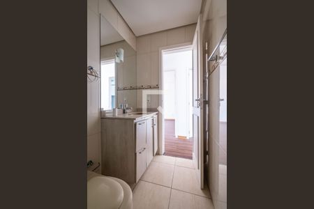 Casa à venda com 190m², 3 quartos e 2 vagas Casa à venda com 190m², 3 quartos e 2 vagasBanheiro Corredor