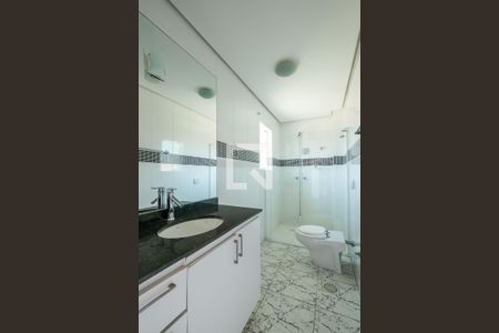 Casa à venda com 190m², 3 quartos e 2 vagas Casa à venda com 190m², 3 quartos e 2 vagasBanheiro da Suíte