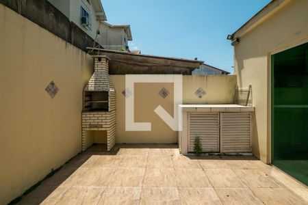 Casa à venda com 190m², 3 quartos e 2 vagas Casa à venda com 190m², 3 quartos e 2 vagasQuintal