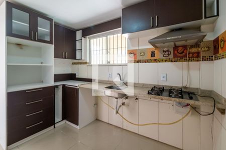 Casa à venda com 190m², 3 quartos e 2 vagas Casa à venda com 190m², 3 quartos e 2 vagasCozinha