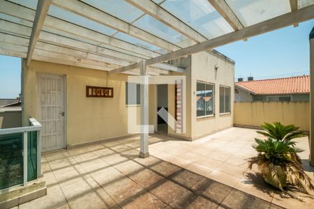 Casa à venda com 190m², 3 quartos e 2 vagas Casa à venda com 190m², 3 quartos e 2 vagasTerraço