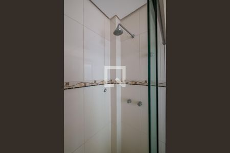 Casa à venda com 190m², 3 quartos e 2 vagas Casa à venda com 190m², 3 quartos e 2 vagasBanheiro Corredor