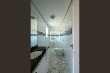 Casa à venda com 190m², 3 quartos e 2 vagas Casa à venda com 190m², 3 quartos e 2 vagasBanheiro da Suíte