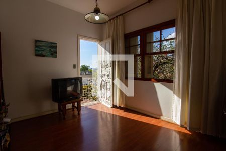 Casa à venda com 300m², 3 quartos e 3 vagas Casa à venda com 300m², 3 quartos e 3 vagasQuarto 3