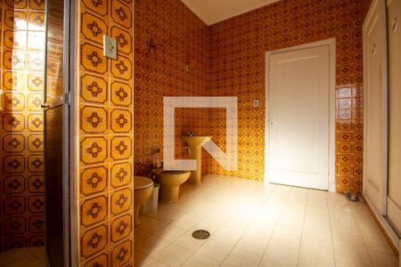 Casa à venda com 300m², 3 quartos e 3 vagas Casa à venda com 300m², 3 quartos e 3 vagasBanheiro