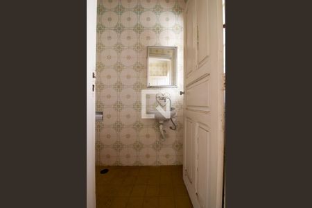 Casa à venda com 300m², 3 quartos e 3 vagas Casa à venda com 300m², 3 quartos e 3 vagasBanheiro de serviço