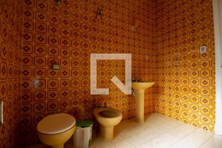 Casa à venda com 300m², 3 quartos e 3 vagas Casa à venda com 300m², 3 quartos e 3 vagasBanheiro