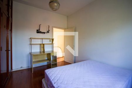 Casa à venda com 300m², 3 quartos e 3 vagas Casa à venda com 300m², 3 quartos e 3 vagasQuarto 2