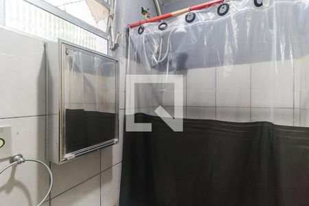 Banheiro de kitnet/studio para alugar com 2 quartos, 35m² em Vila Martins, Mogi das Cruzes