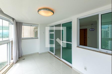 Apartamento para alugar com 81m², 2 quartos e 2 vagasVaranda