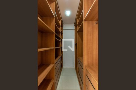 Apartamento para alugar com 81m², 2 quartos e 2 vagasCloset da suíte