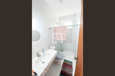 Casa à venda com 180m², 3 quartos e 2 vagasBanheiro Social