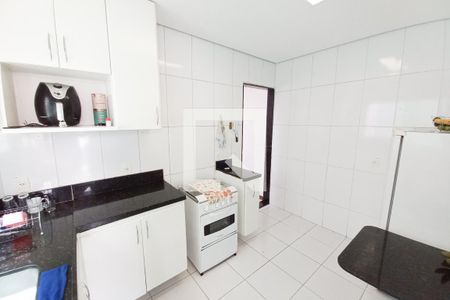 Casa à venda com 180m², 3 quartos e 2 vagasCozinha