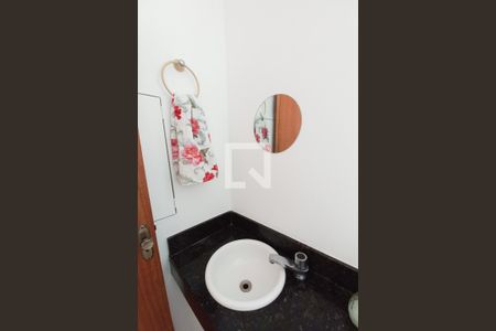 Casa à venda com 180m², 3 quartos e 2 vagasLavabo